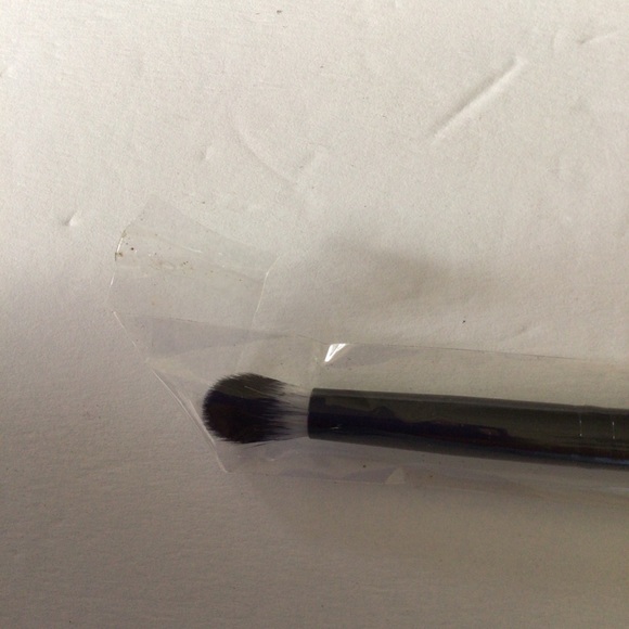 EDDIE FUNKHOUSER DOMED BLENDING EYESHADOW BRUSH NWT - Picture 7 of 7